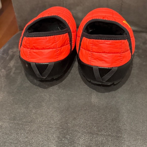 Women’s EUC The North Face Thermoball Traction Mule V Slippers 7 - Picture 3 of 5